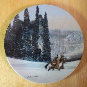 "Wolf Ridge" Julie Kramer Cole - Faces of Nature Collector Plate GUC